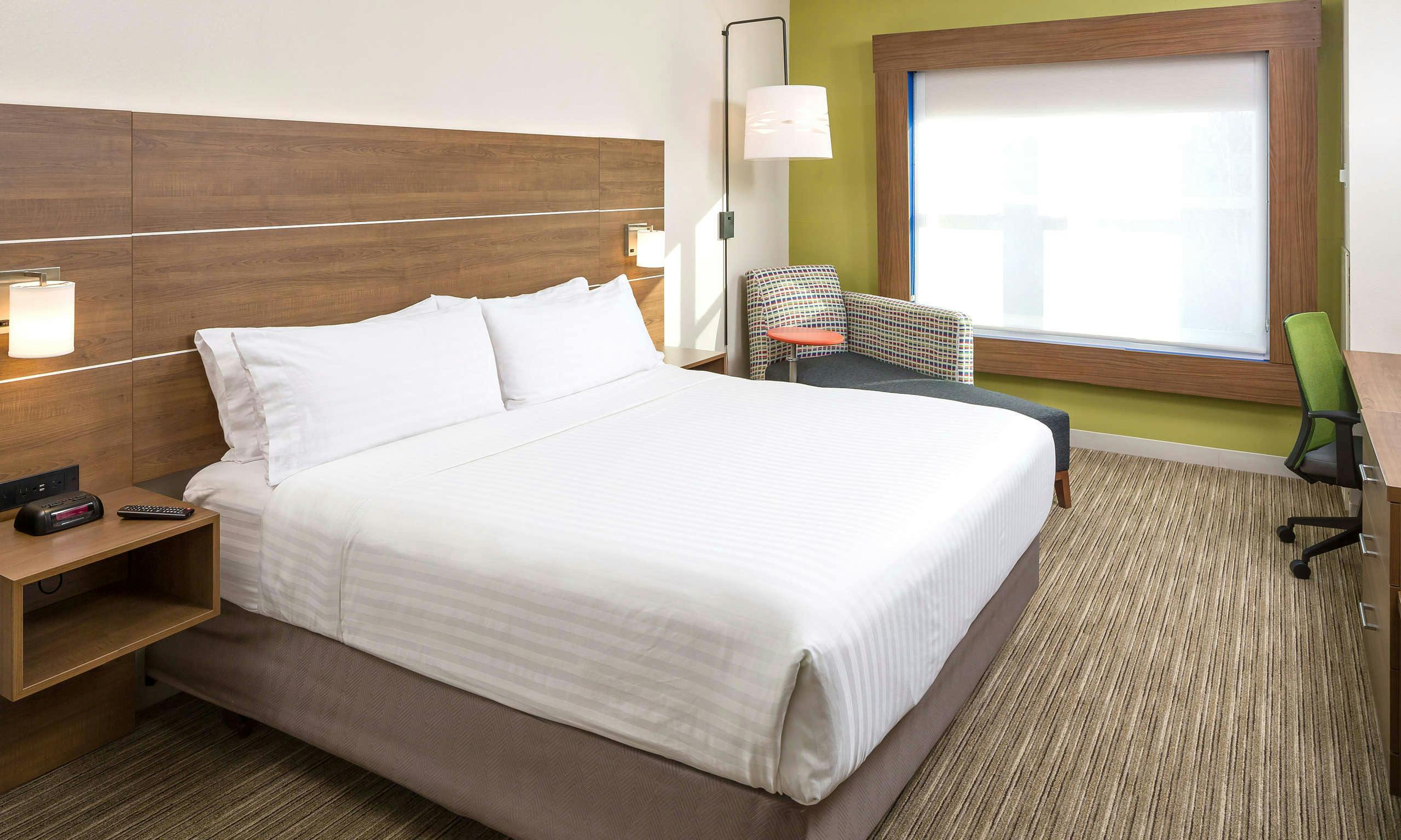 Holiday Inn Express Hotel & Suites White River Junction