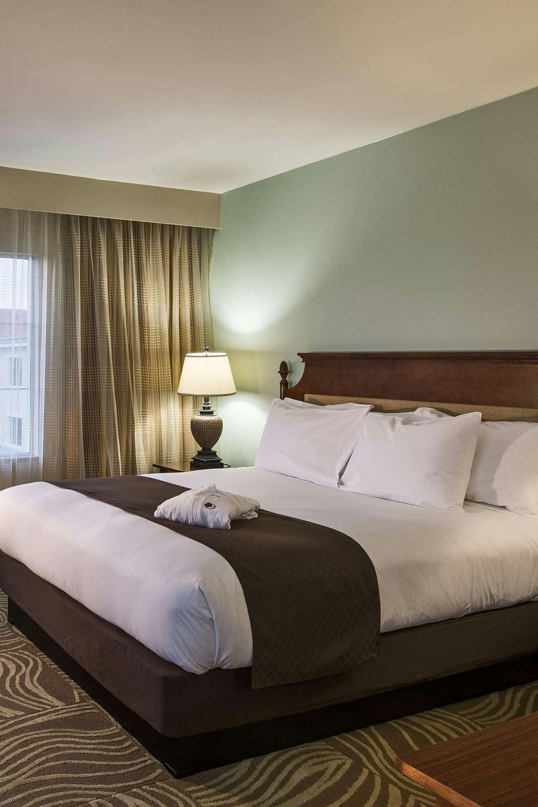 Hotel DoubleTree Suites by Hilton Naples photo 2