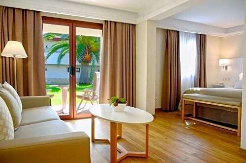 Hotel Suite Hotel Atlantis Fuerteventura Resort - All Inclusive photo 2