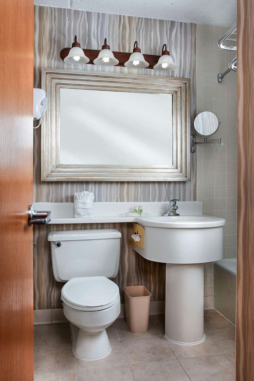 Hotel Holiday Inn Westbury photo 5