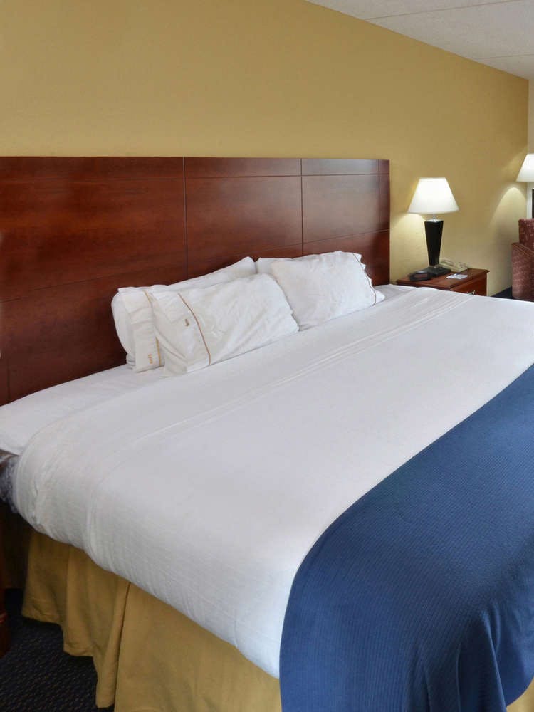 Hotel Holiday Inn Express Richmond photo 1