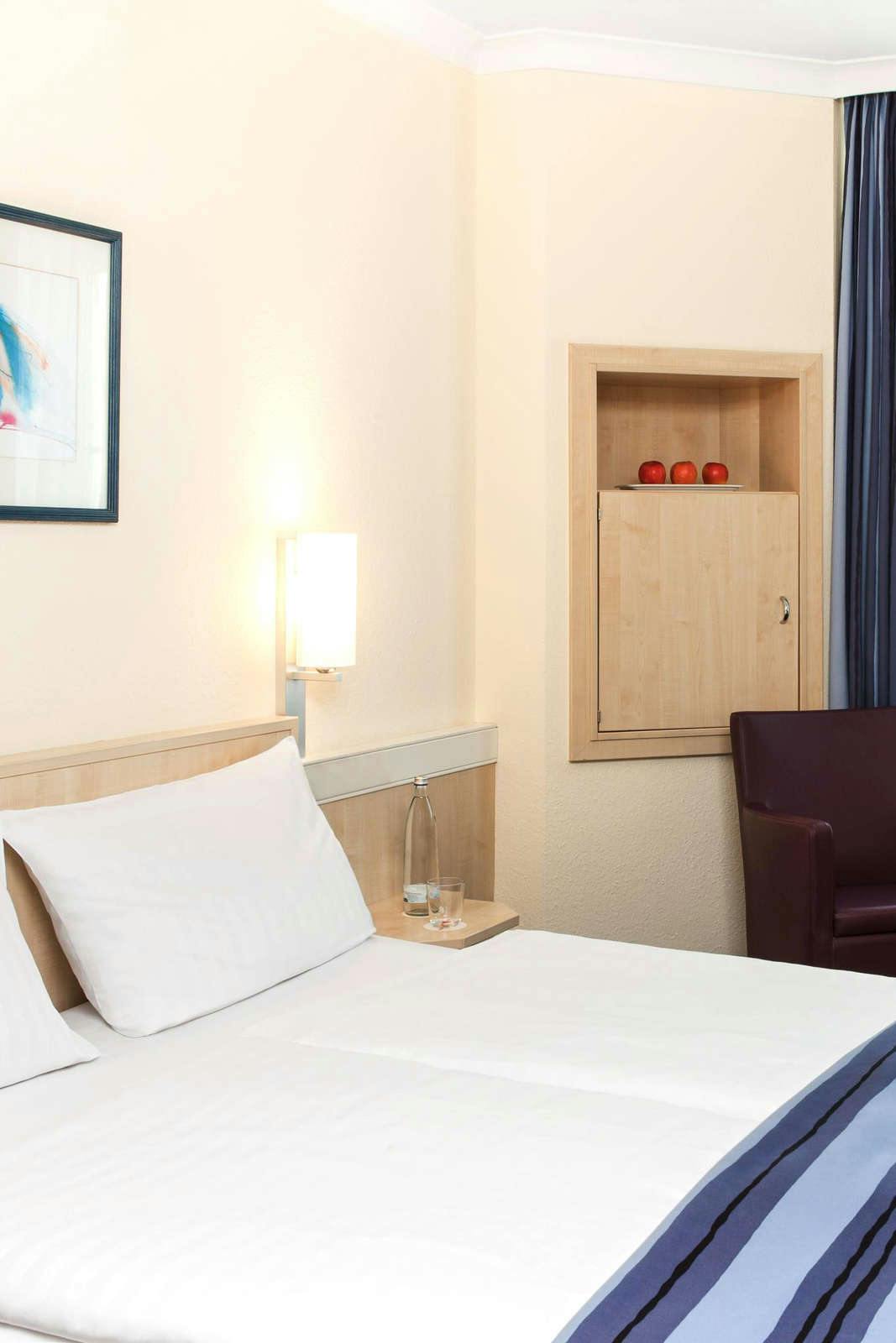 Hotel IntercityHotel Freiburg photo 1