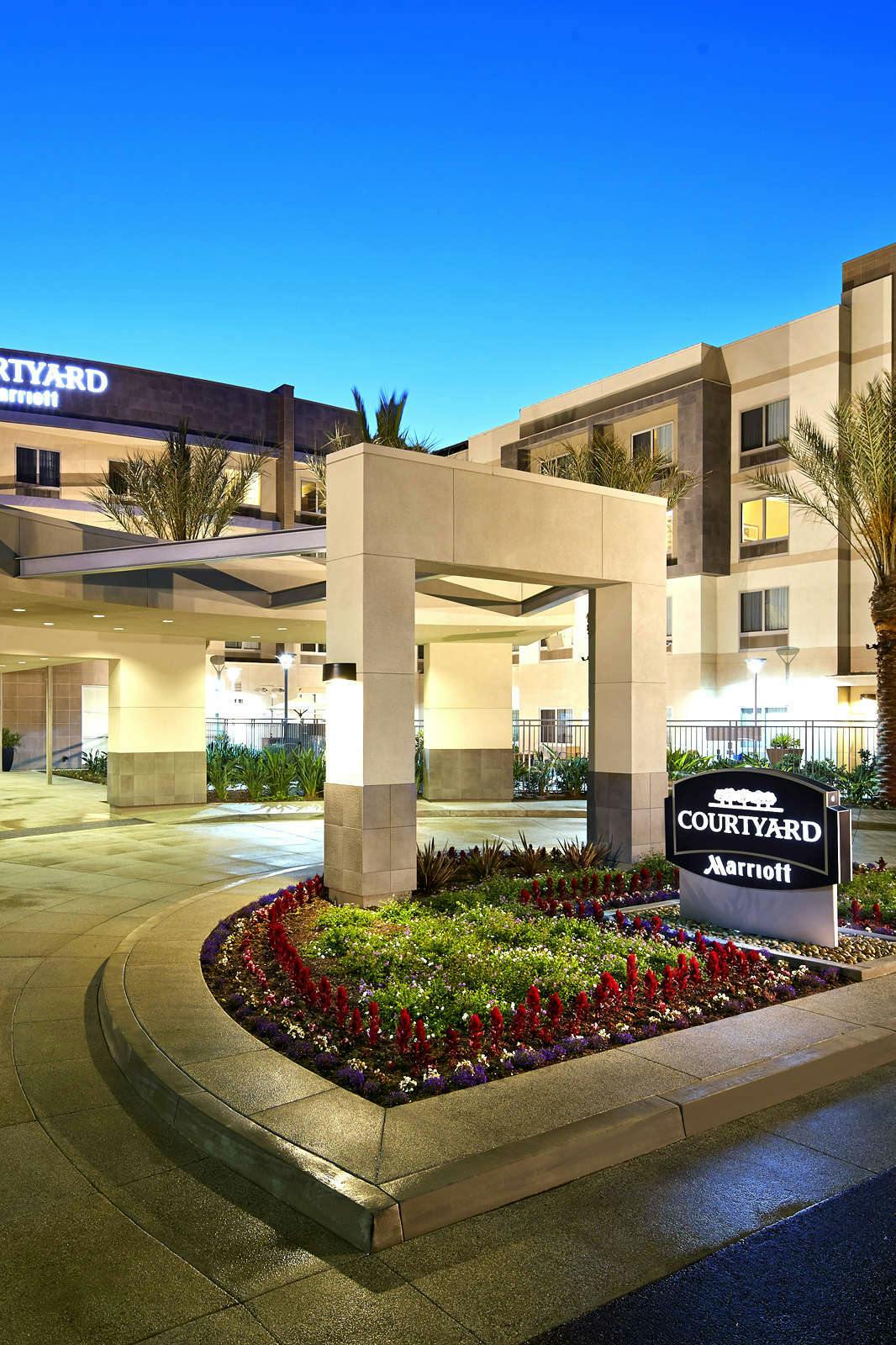 Courtyard Long Beach Airport