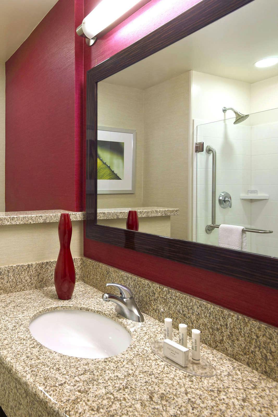 Hotel Courtyard Long Beach Airport photo 5