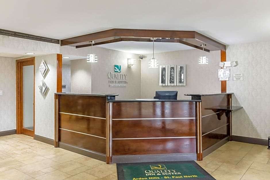 Hotel Quality Inn & Suites Arden Hills - Saint Paul North photo 1