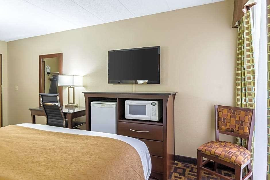 Hotel Quality Inn & Suites Arden Hills - Saint Paul North photo 4