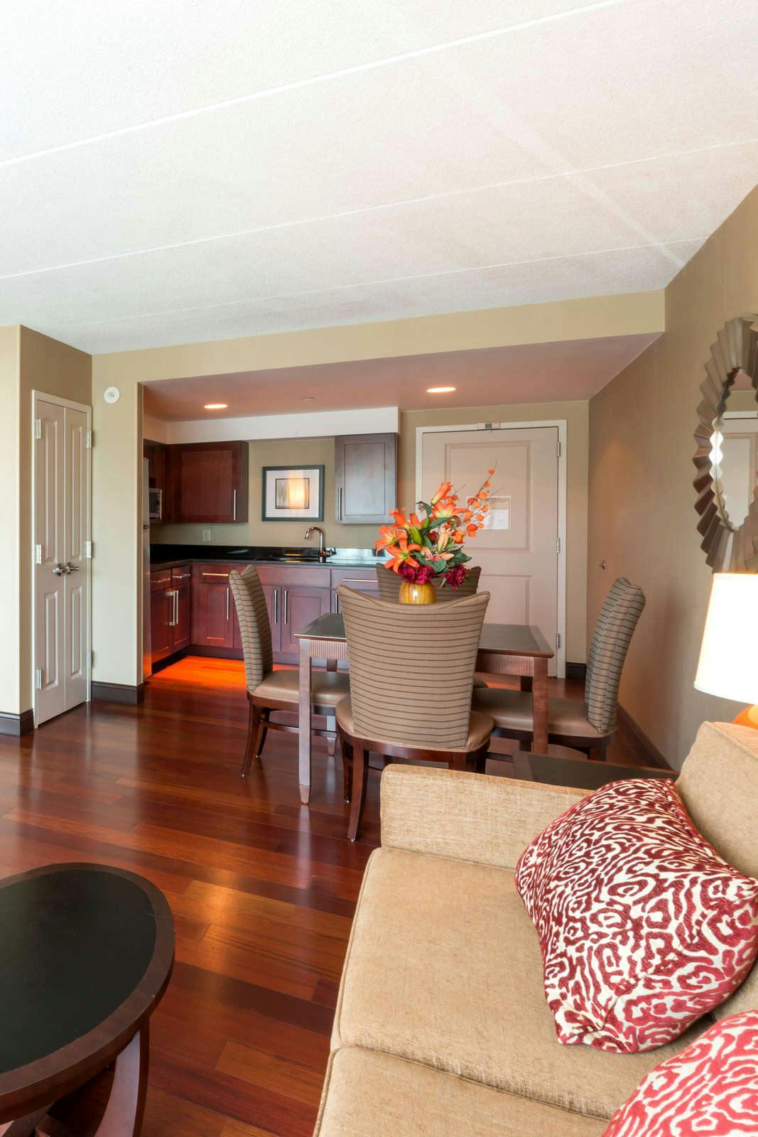 Hotel Crowne Plaza Woburn photo 5