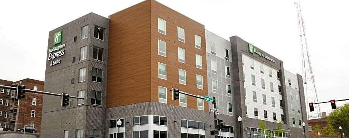 Holiday Inn Express And Suites Omaha Downtown - Airport, an IHG Hotel