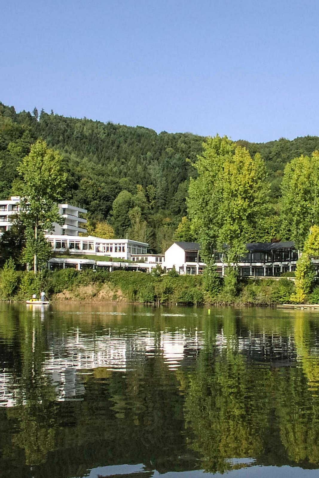 Hotel Dorint Seehotel & Resort Bitburg/ Südeifel photo 1