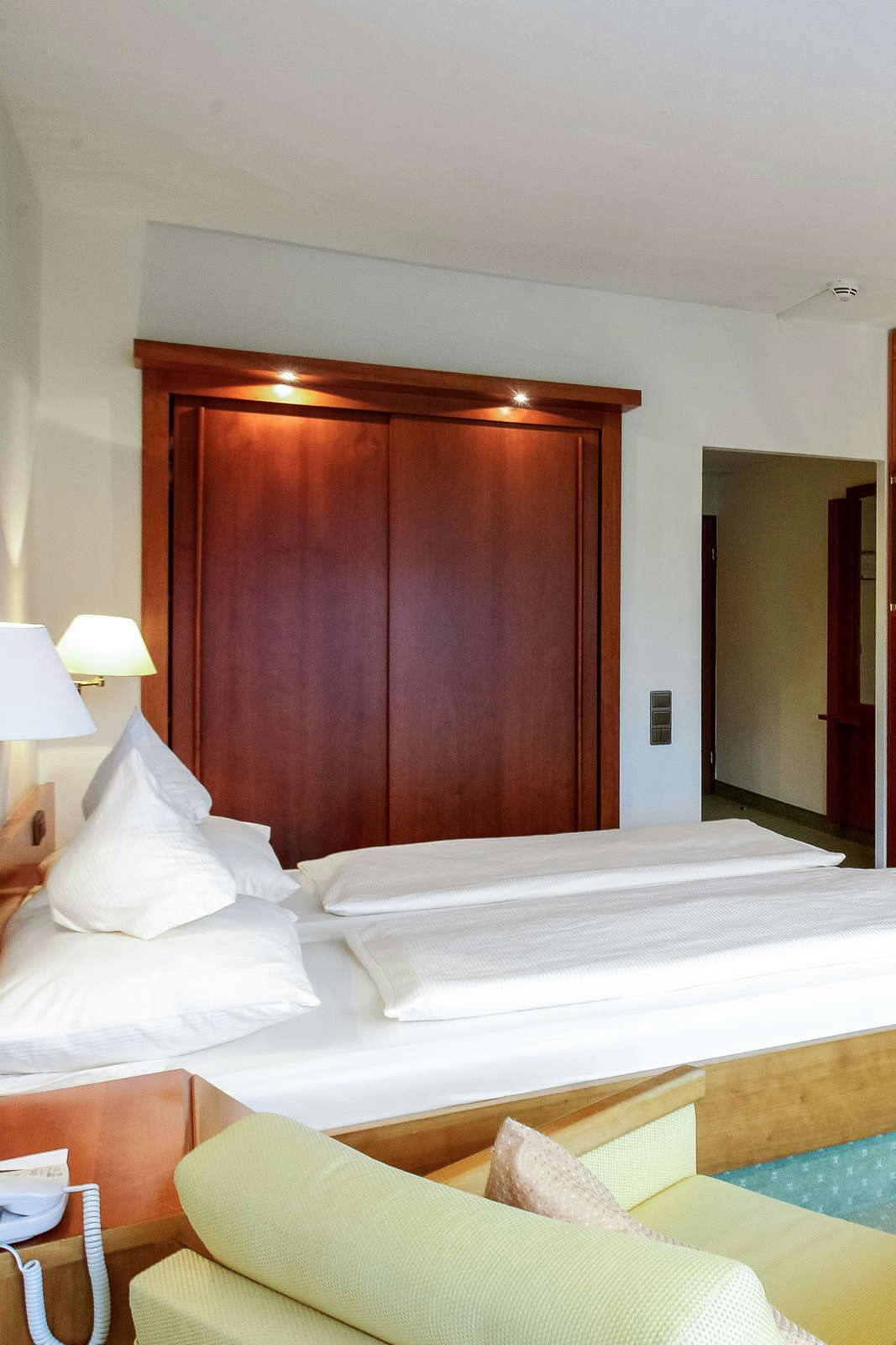 Hotel Dorint Seehotel & Resort Bitburg/ Südeifel photo 2