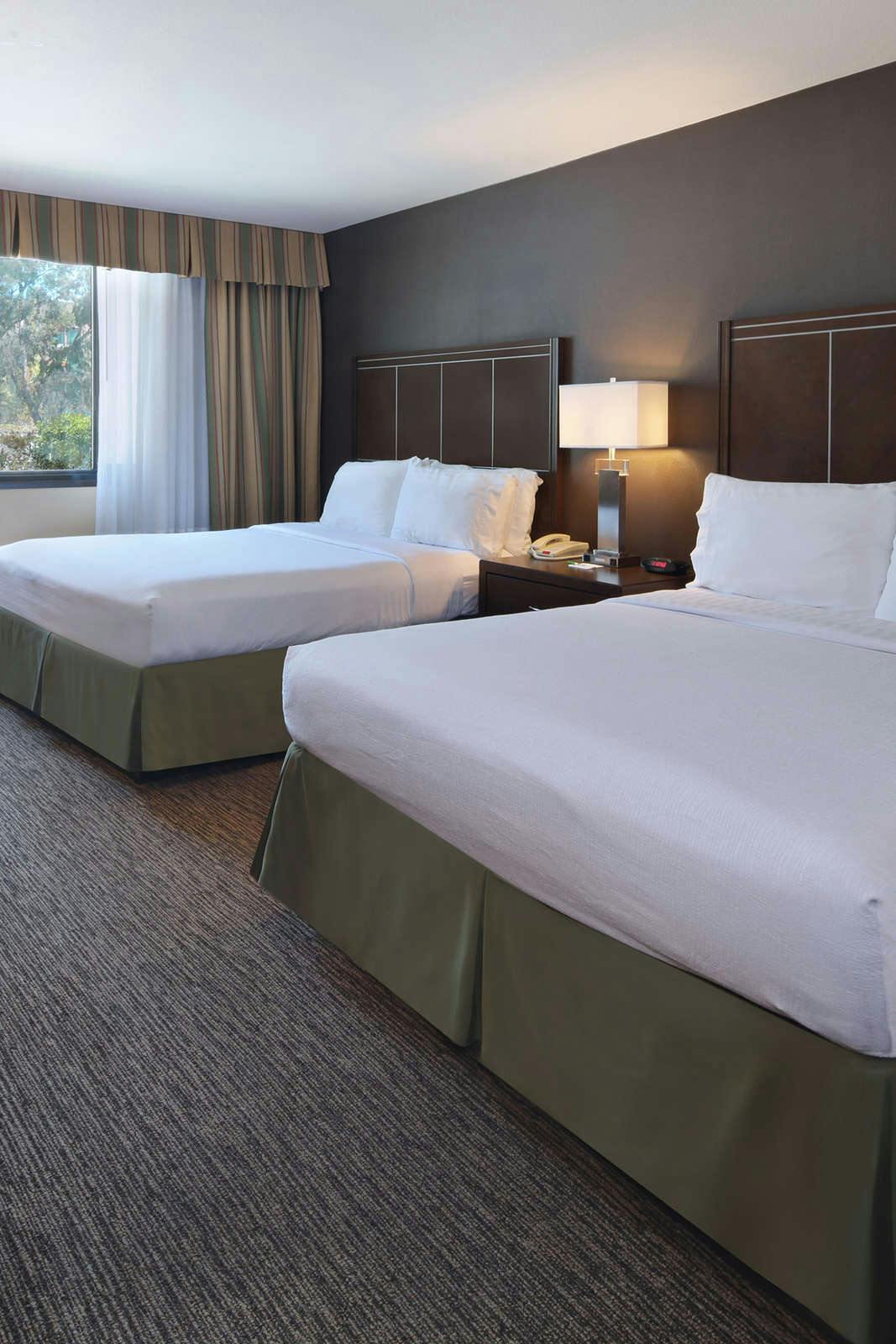 Hotel Holiday Inn Hotel & Suites Anaheim photo 2