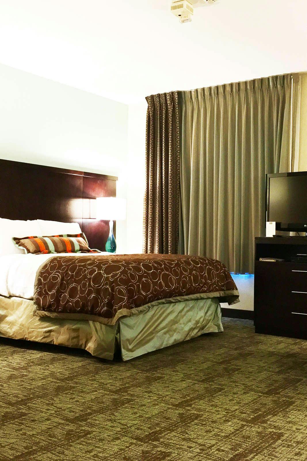 Hotel Staybridge Suites Lake Forest photo 1