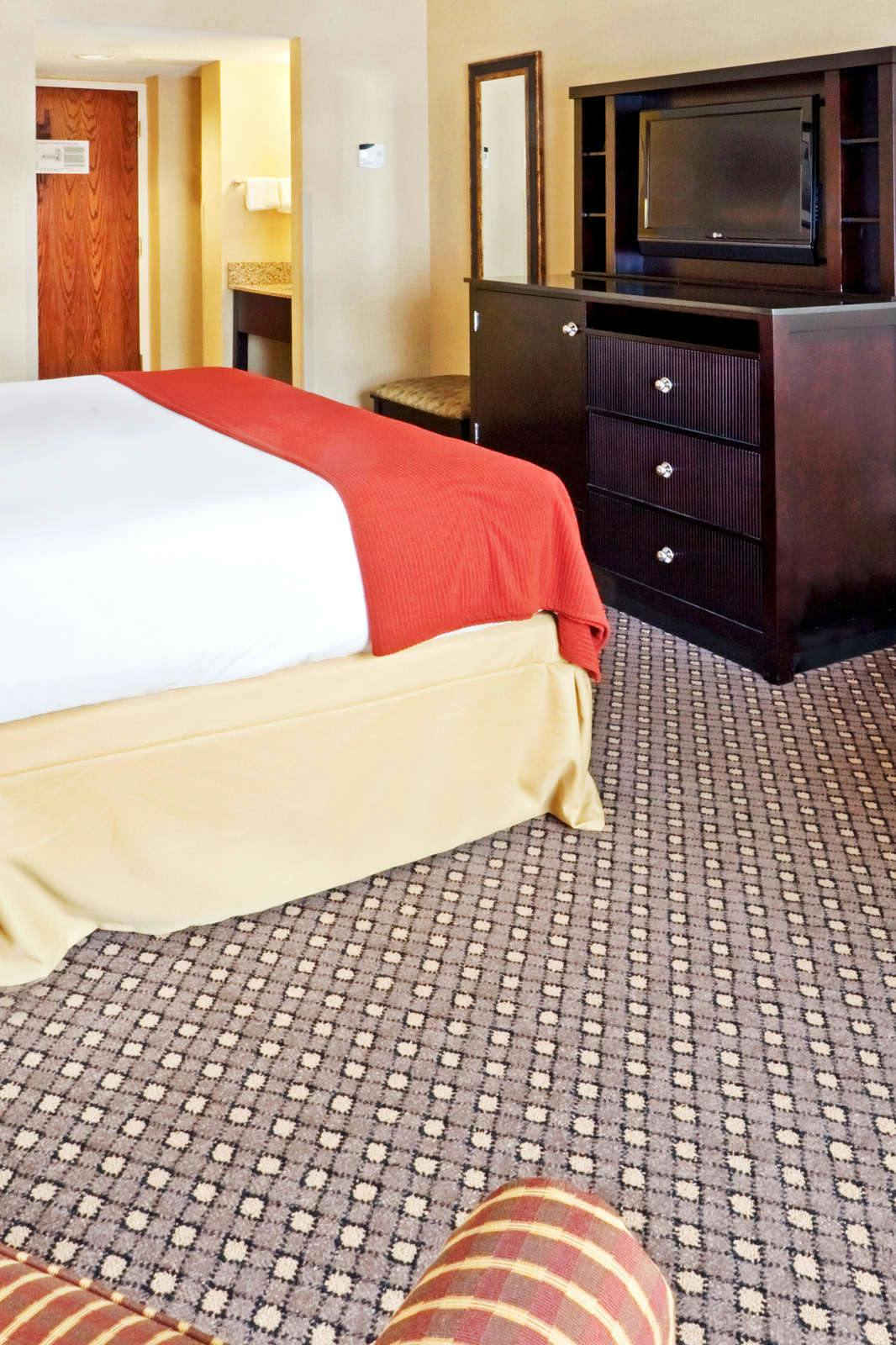 Hotel Holiday Inn Express Saugus photo 5