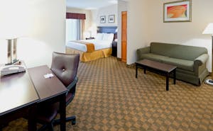Holiday Inn Express & Suites Carneys Point - Pennsville, an IHG Hotel