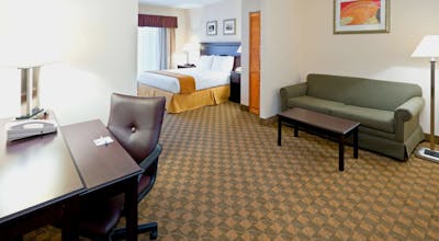 Holiday Inn Express & Suites Carneys Point - Pennsville, an IHG Hotel