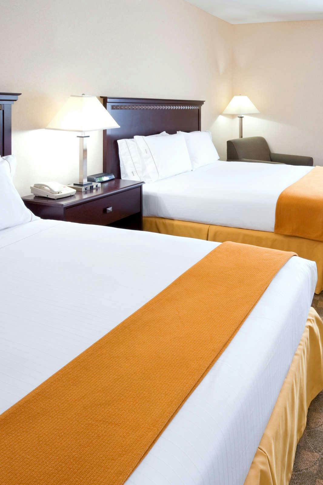 Hotel Holiday Inn Express & Suites Carneys Point - Pennsville, an IHG Hotel photo 2