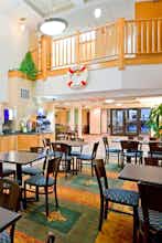 Hotel Holiday Inn Express & Suites Carneys Point - Pennsville, an IHG Hotel photo 3