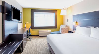 Holiday Inn Express Hotel & Suites Marlboro
