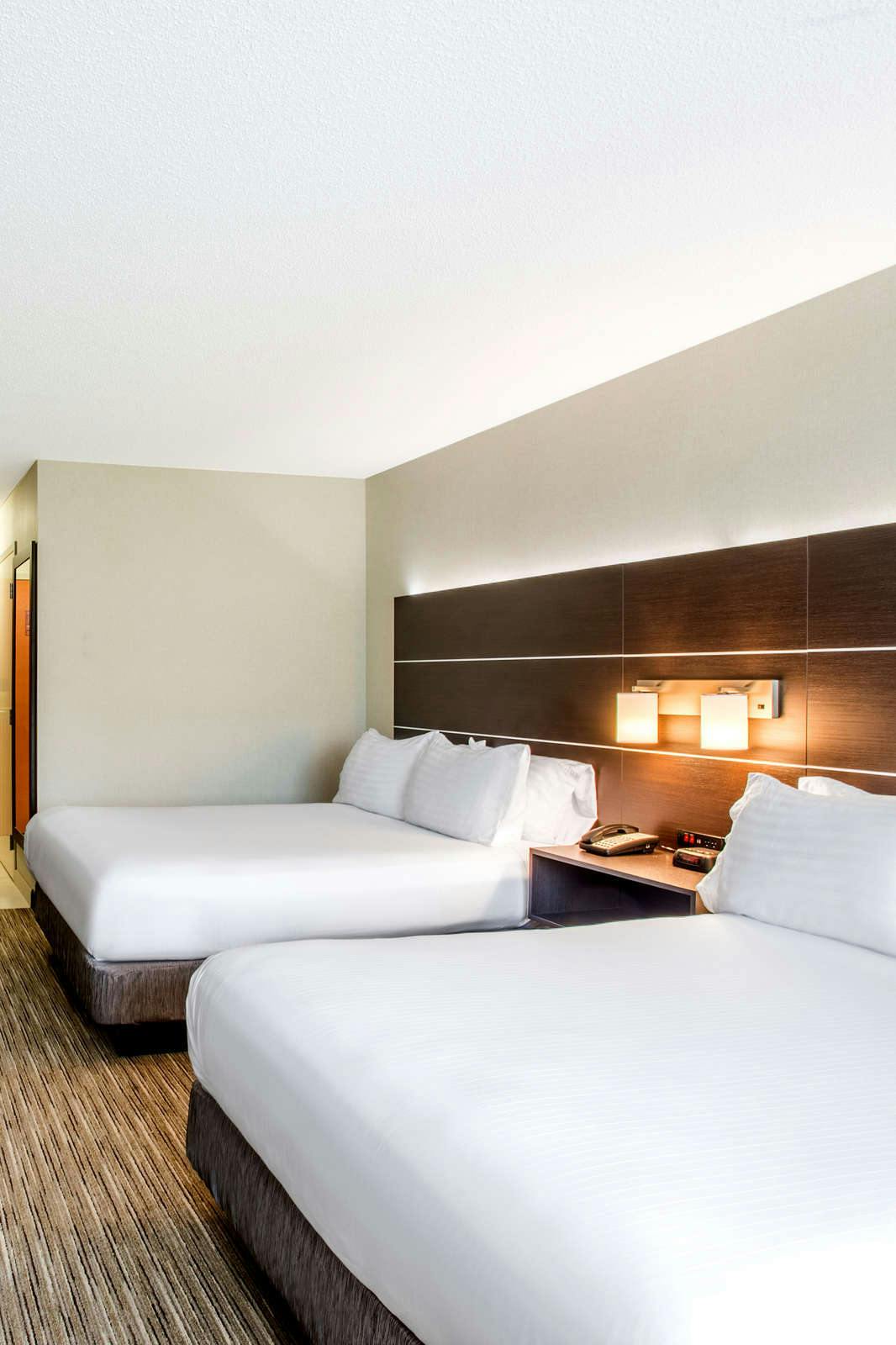 Hotel Holiday Inn Express Hotel & Suites Marlboro photo 5