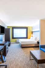 Hotel Holiday Inn Express Hotel & Suites Marlboro photo 3