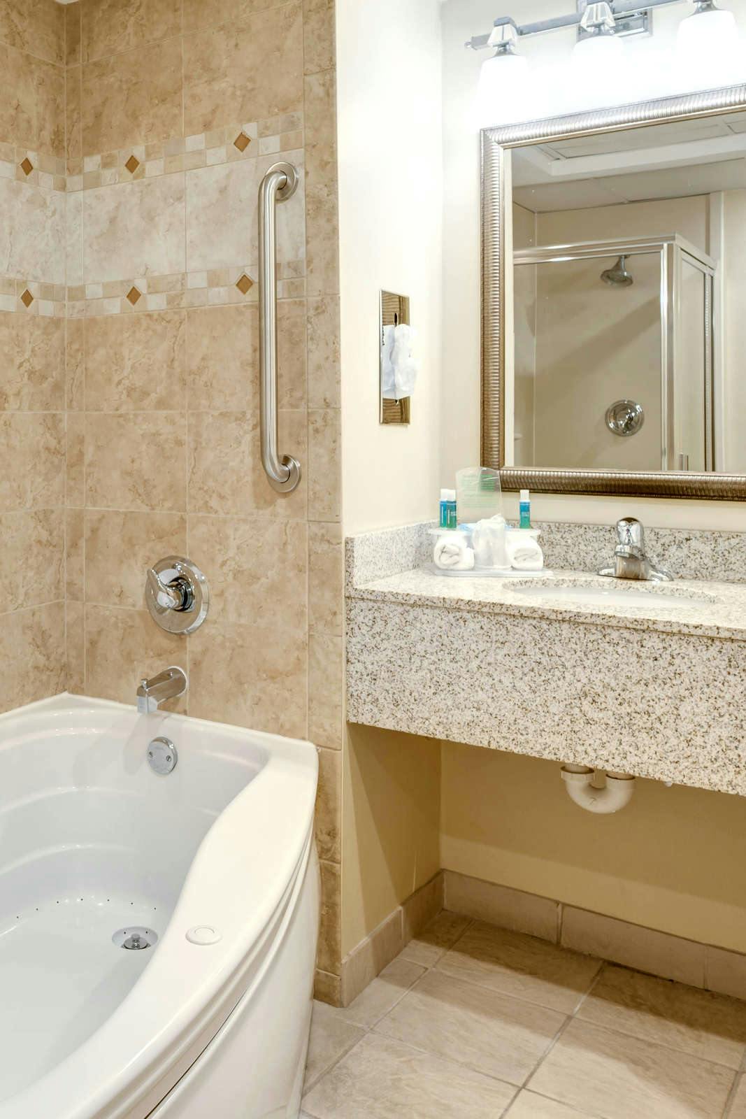 Hotel Holiday Inn Express Hotel & Suites West Long Branch photo 4