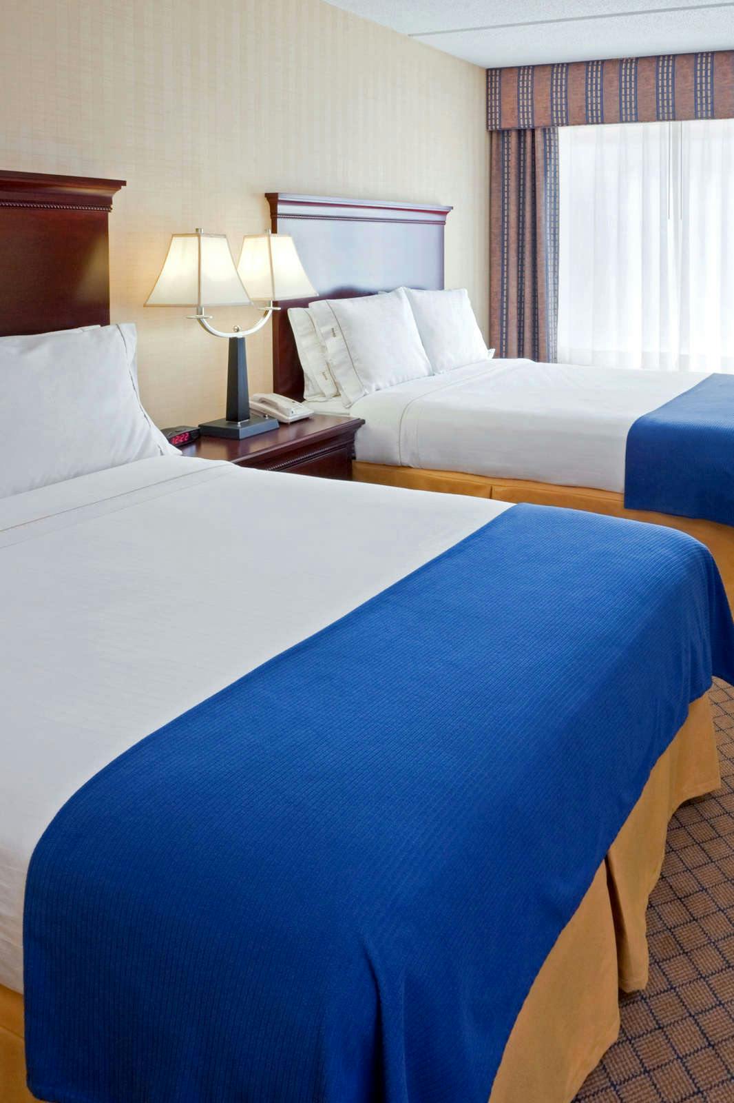 Hotel Holiday Inn Express Hotel & Suites West Long Branch photo 2