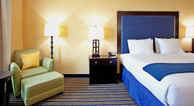 Holiday Inn Express Hotel & Suites Wilmington Newark