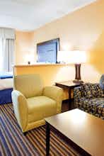Hotel Holiday Inn Express Hotel & Suites Wilmington Newark photo 5