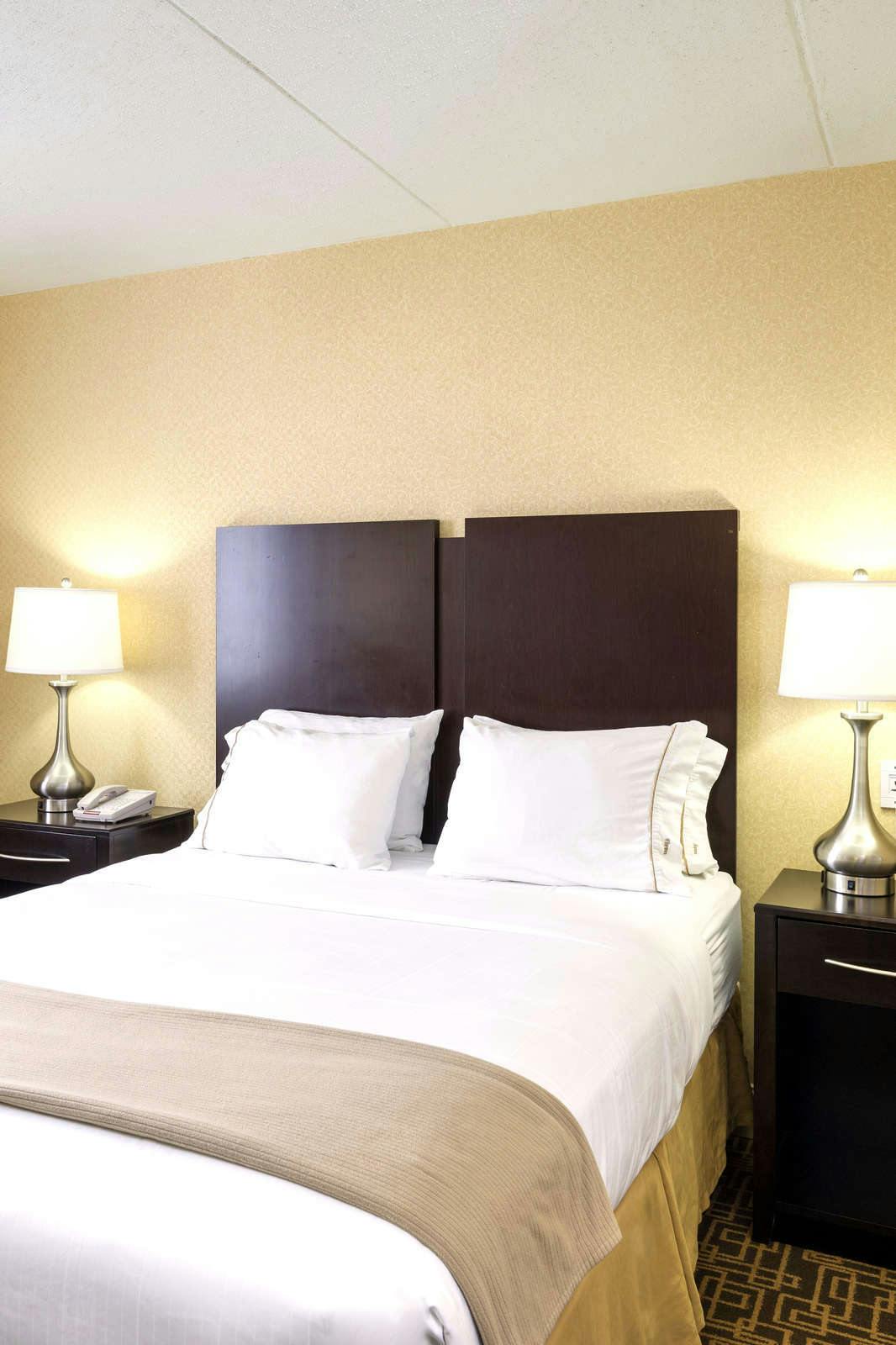 Hotel Holiday Inn Express Philadelphia Penn's Landing photo 1