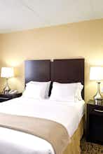Hotel Holiday Inn Express Philadelphia Penn's Landing photo 1