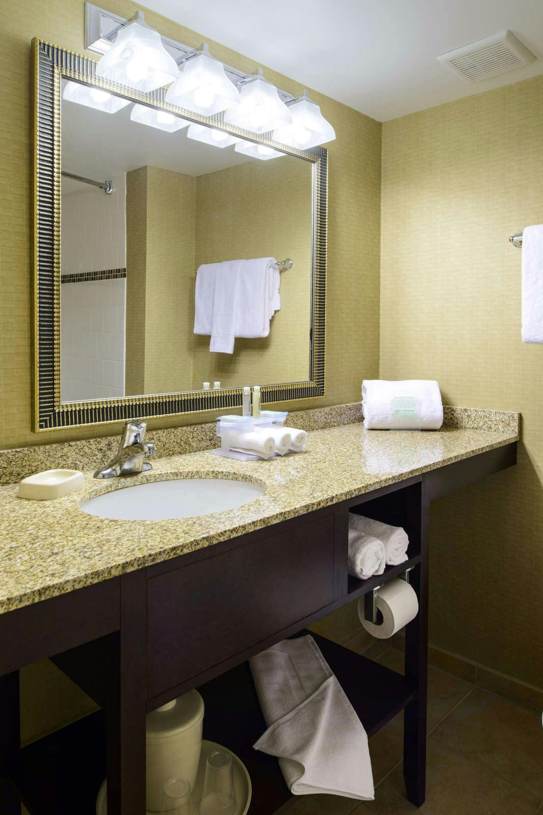 Hotel Holiday Inn Express Philadelphia Penn's Landing photo 3