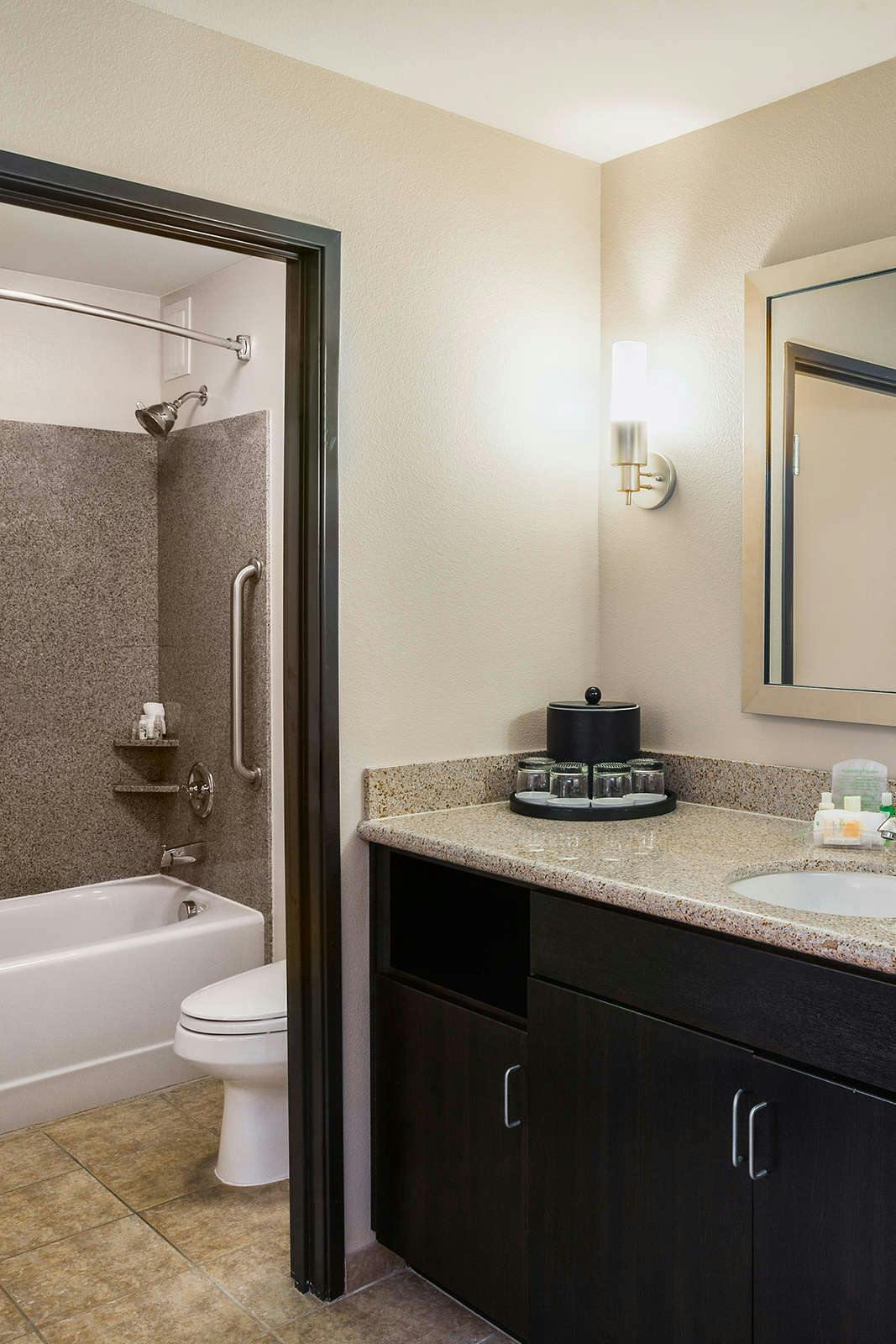 Hotel Holiday Inn Oceanside photo 5