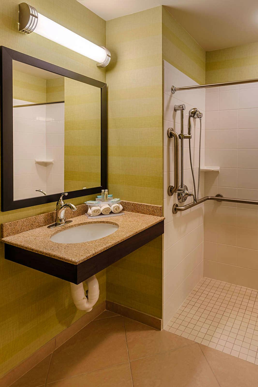 Hotel Holiday Inn Express Hotel & Suites Red Bluff photo 4