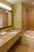 Hotel Holiday Inn Express Hotel & Suites Red Bluff photo 5