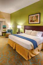 Hotel Holiday Inn Express Hotel & Suites Red Bluff photo 1