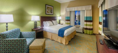 Holiday Inn Express Hotel & Suites Red Bluff