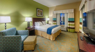Holiday Inn Express Hotel & Suites Red Bluff