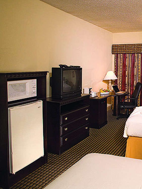 Hotel Best Western Plus Atlanta Airport-East photo 3