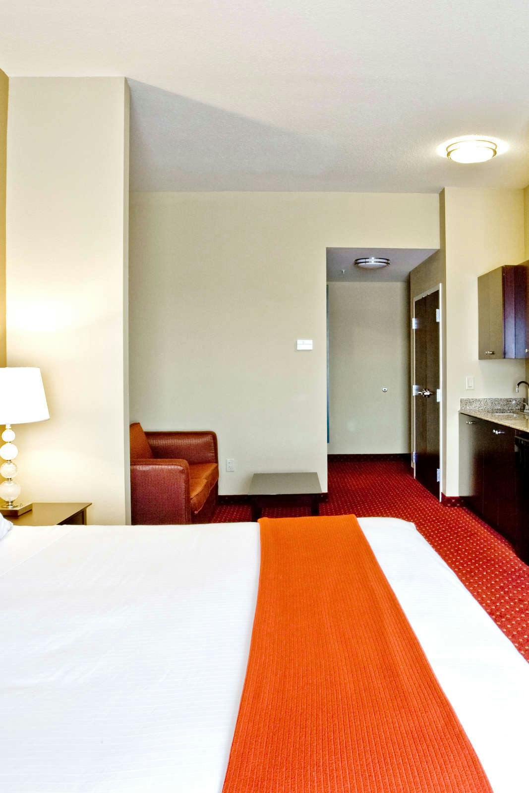 Hotel Holiday Inn Express Hotel & Suites Davenport photo 4