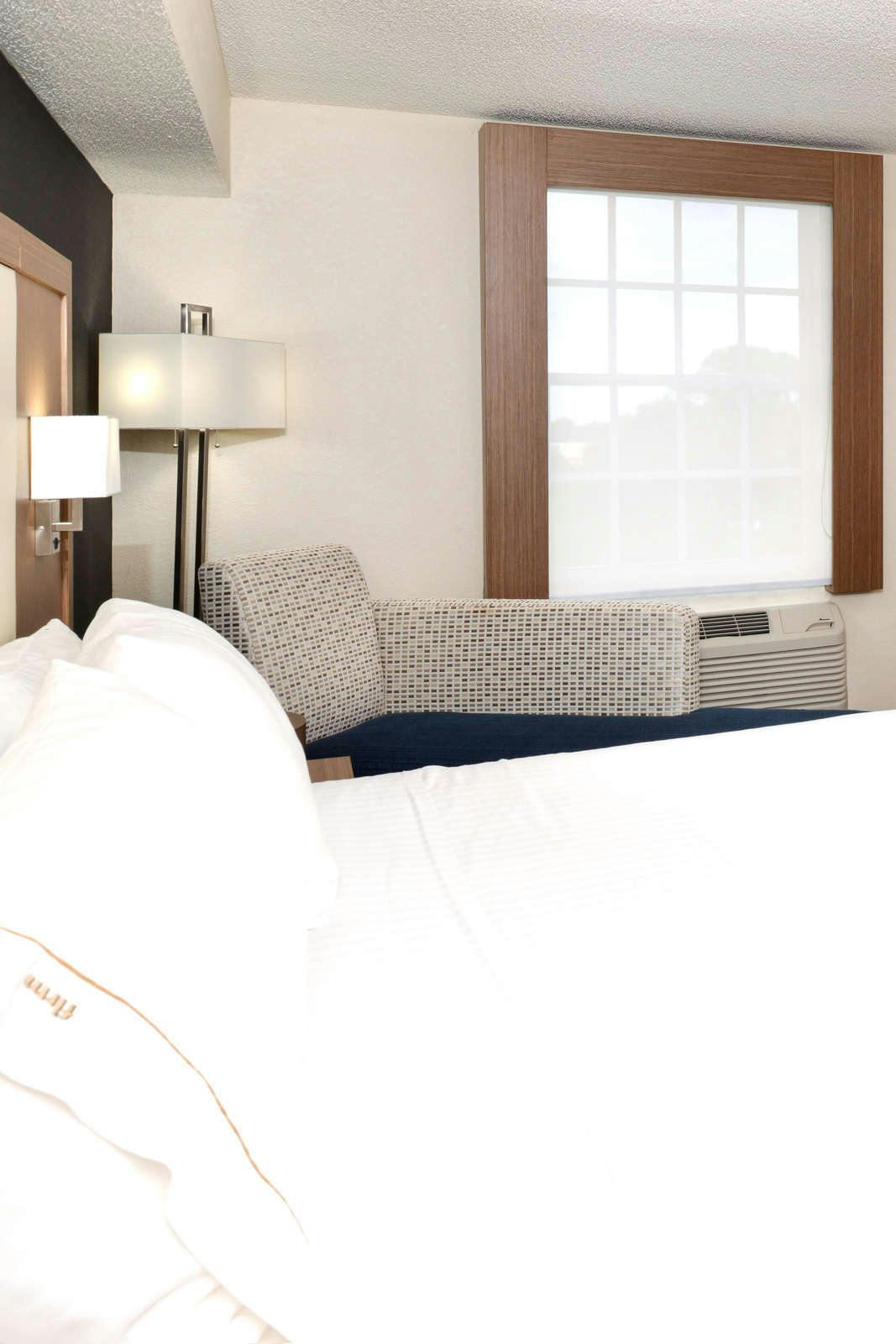 Hotel Holiday Inn Express Hotel & Suites Bonita Springs photo 2