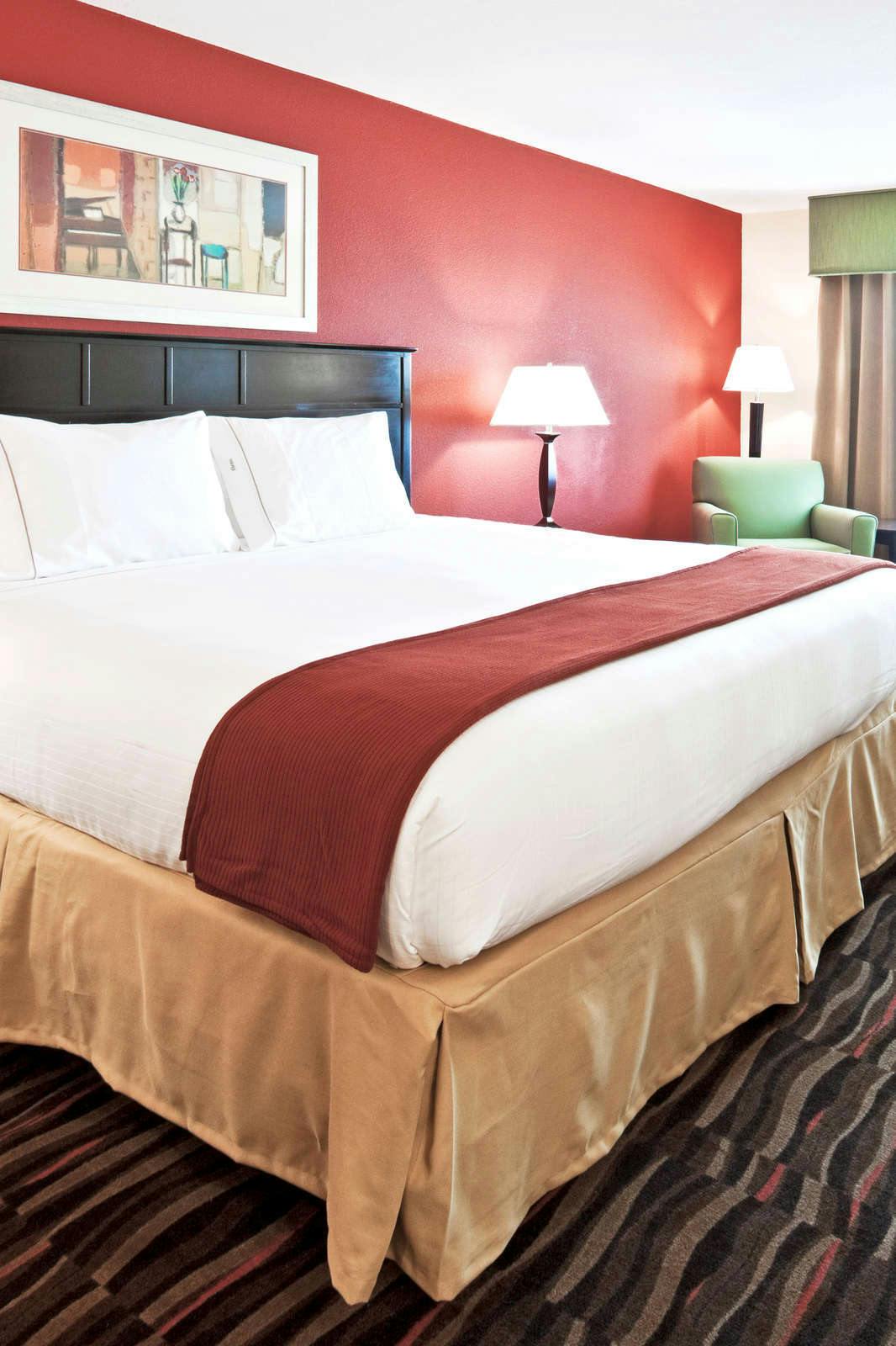 Hotel Holiday Inn Express Hotel & Suites Fort Lauderdale Airport photo 1