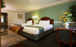 Dynasty Suites Hotel Riverside