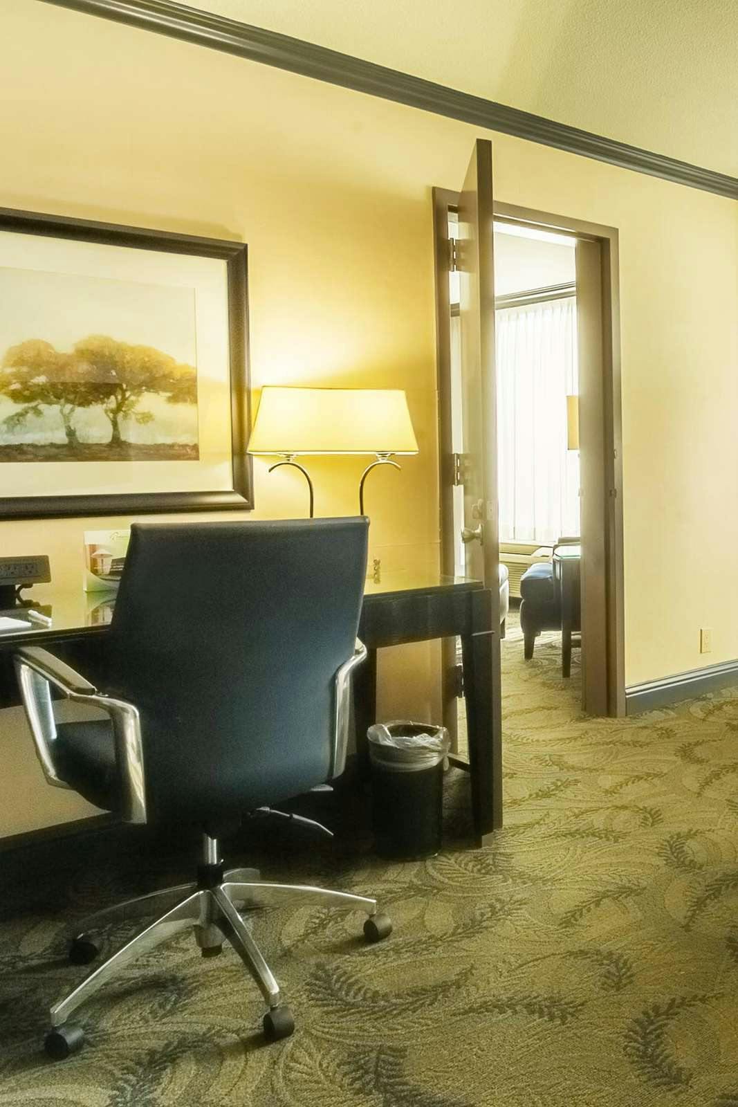 Hotel Crowne Plaza Costa Mesa photo 3