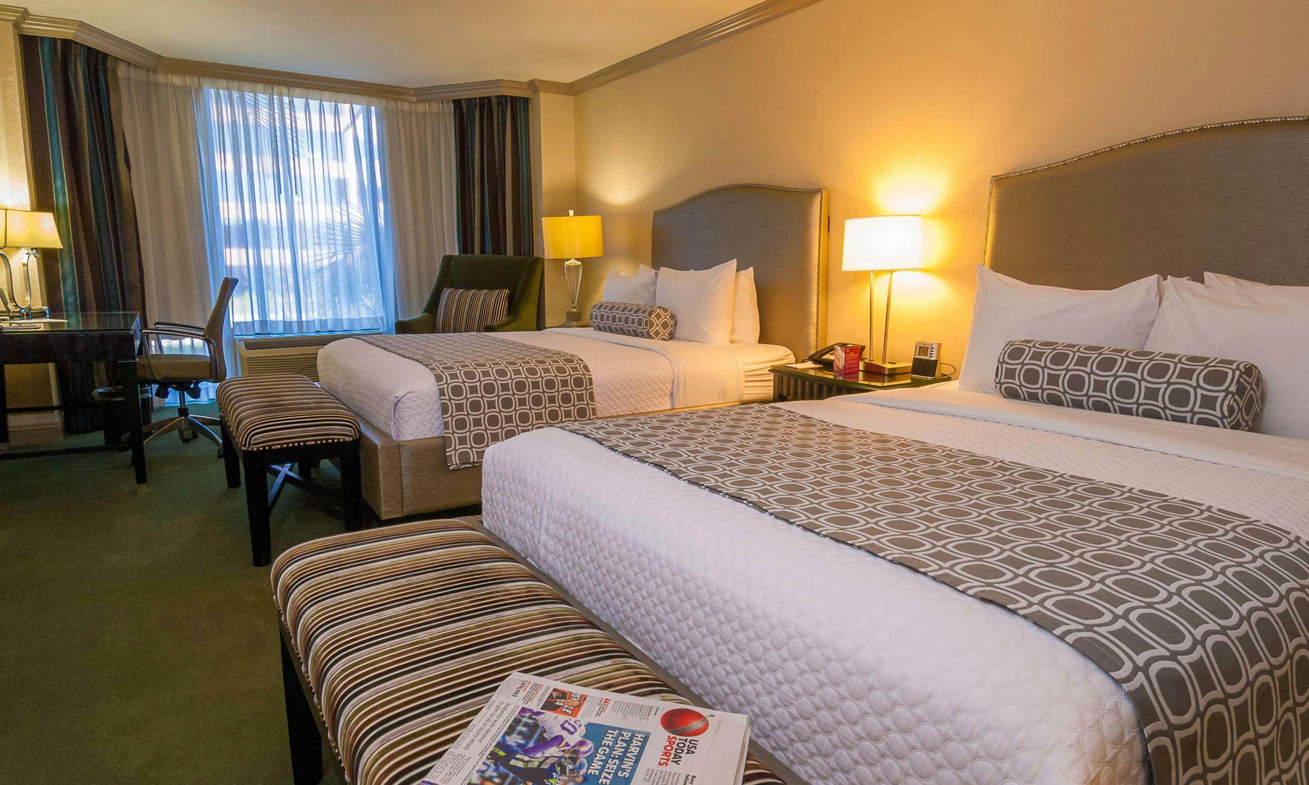 Hotel Crowne Plaza Costa Mesa photo 2