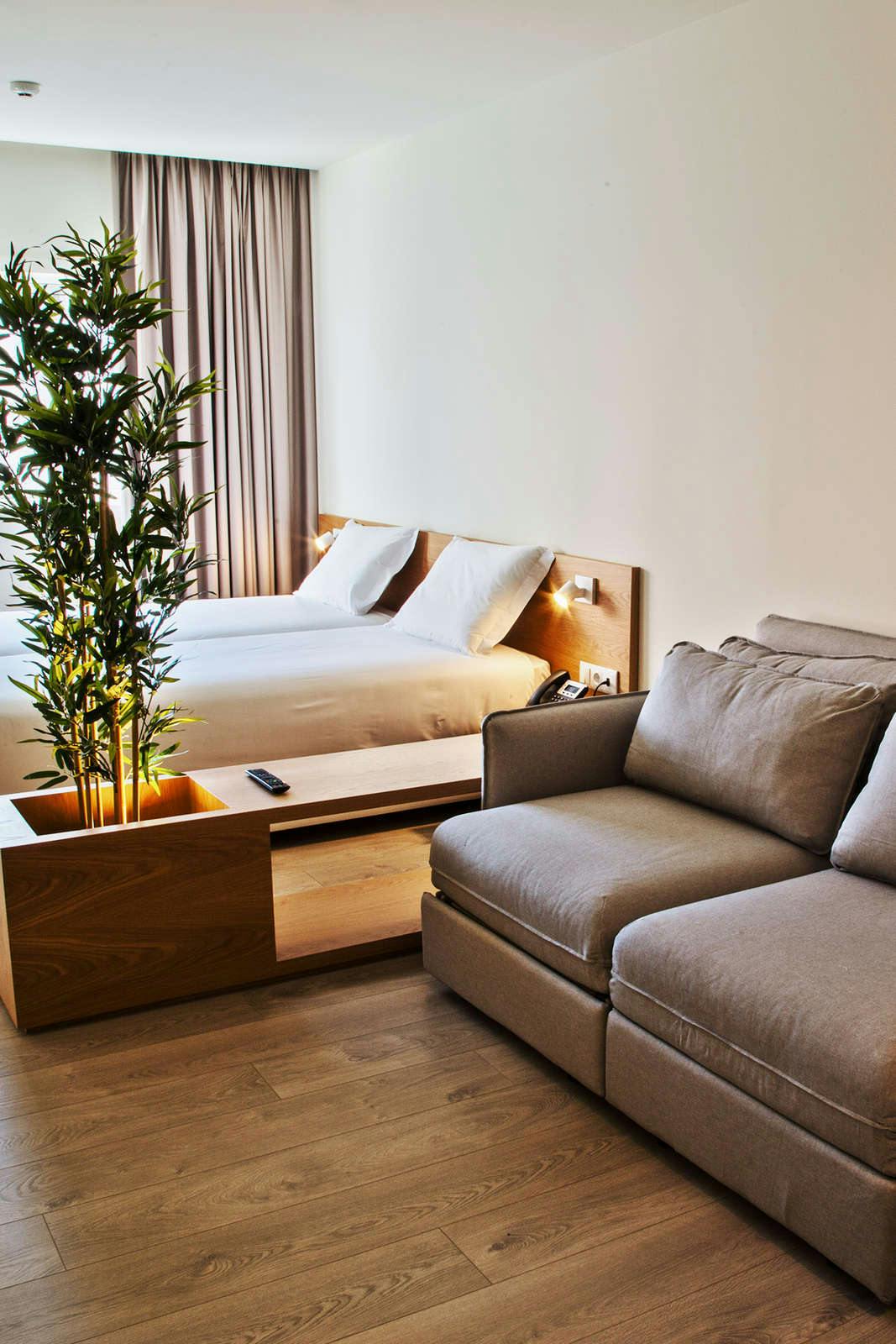 Hotel Spot Family Suites (Breakfast Included)