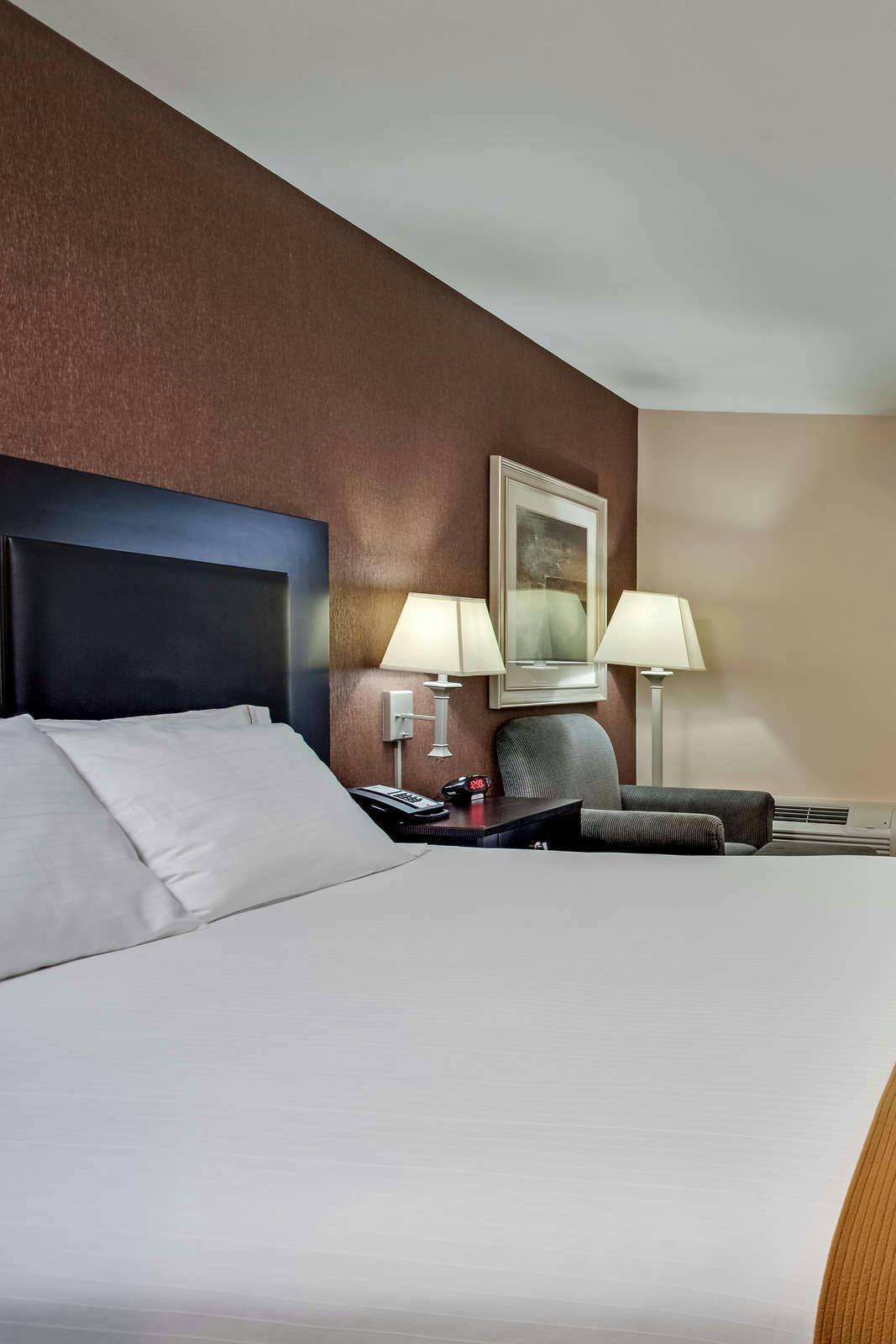 Hotel Holiday Inn Express San Clemente photo 3