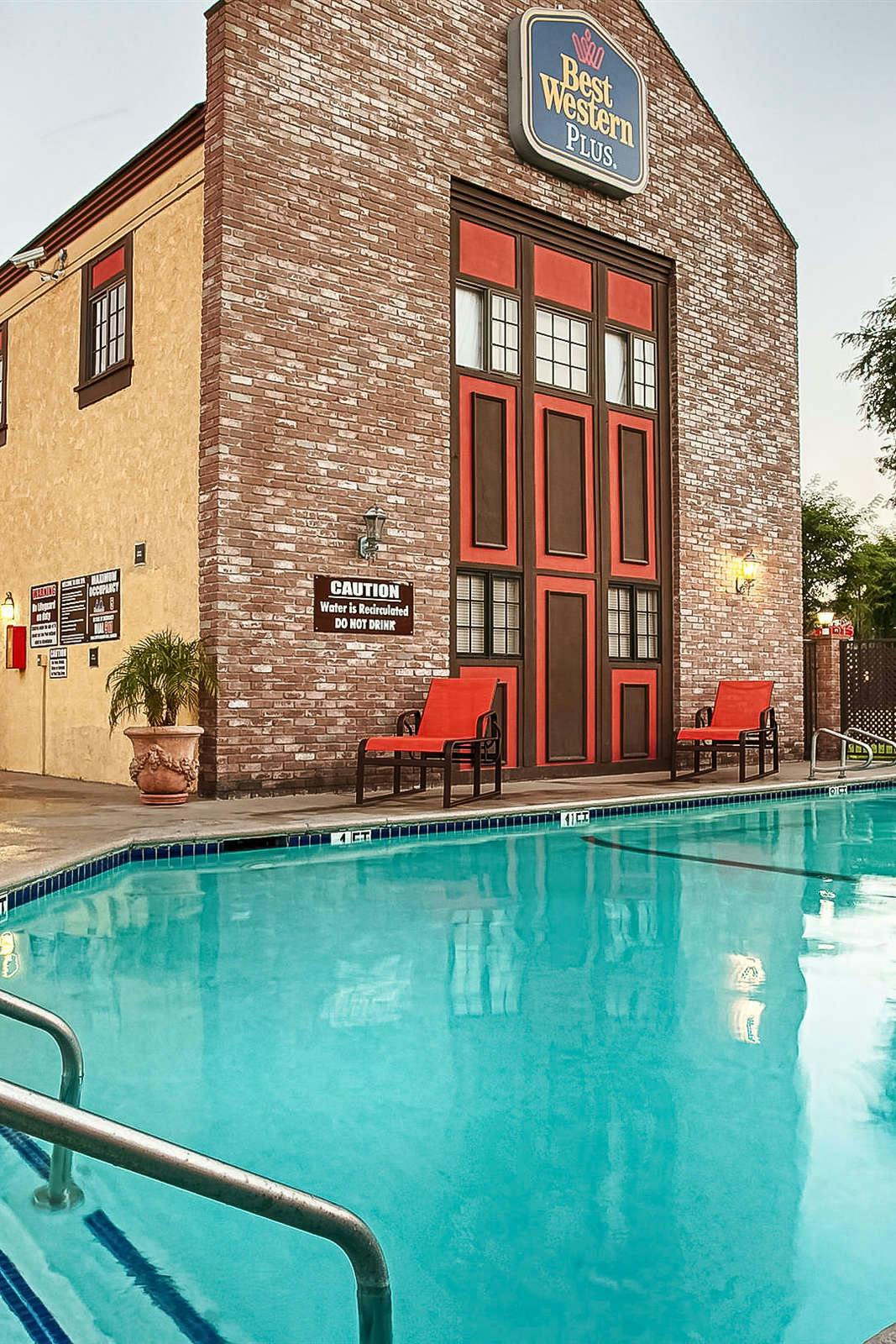 Best Western Plus Raffles Inn Suites Anaheim Hoteltonight - 