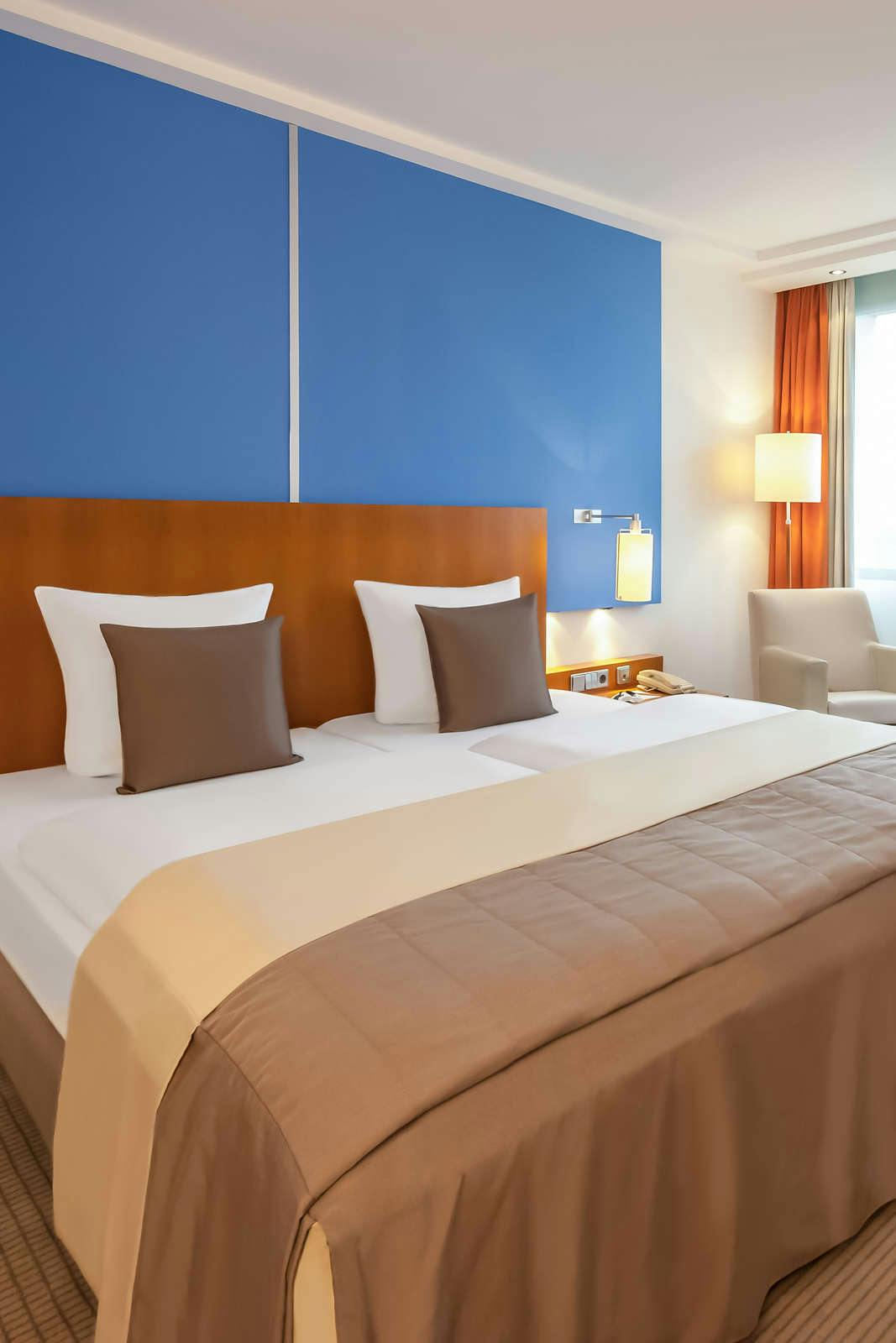 Hotel Dorint Main Taunus Zentrum Frankfurt/Sulzbach photo 1