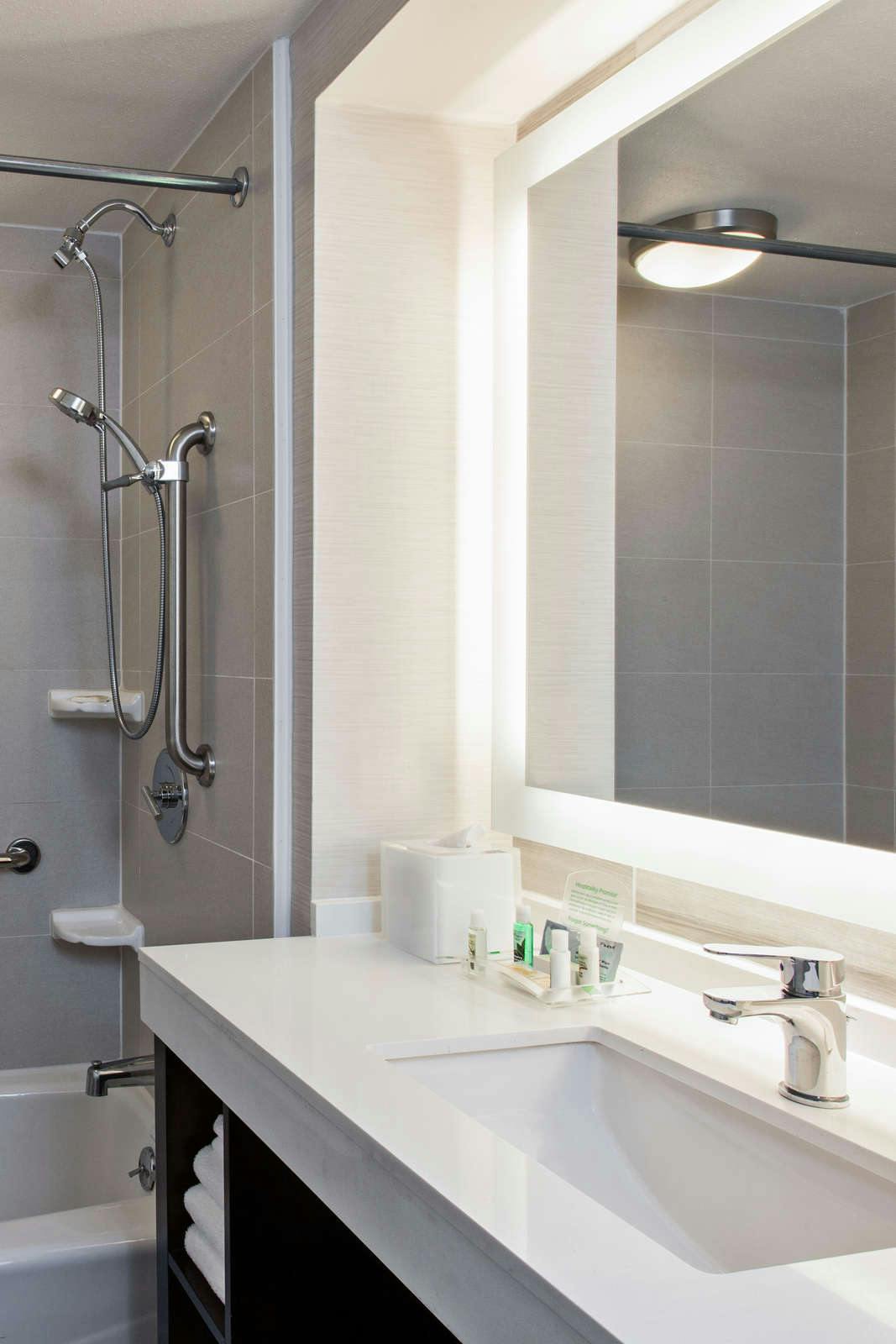 Hotel Holiday Inn Long Beach Airport photo 5