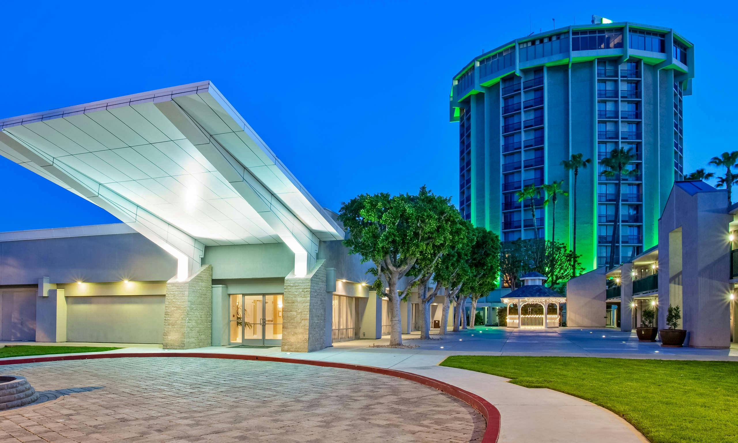 Holiday Inn Long Beach Airport